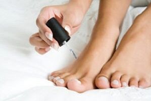 nail polish to treat toenail fungus